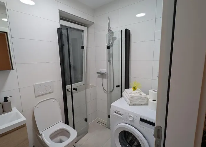 דירה 2 Mit Balkon